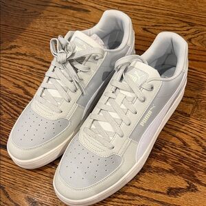 Puma Men's Light Gray and White Sneakers